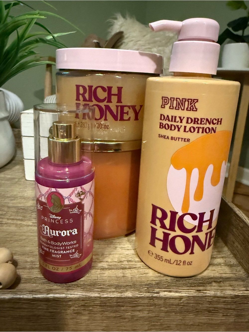 Pink Daily Drench Body Lotion Shea Butter - Rich Honey (Pink)